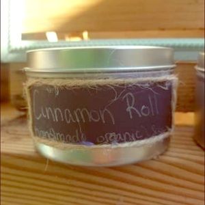 Cinnamon strudel (roll) candle